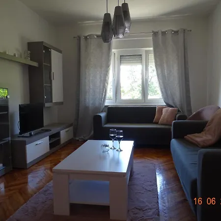 Apartment Apartman *