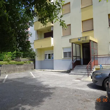 Apartment Apartman *