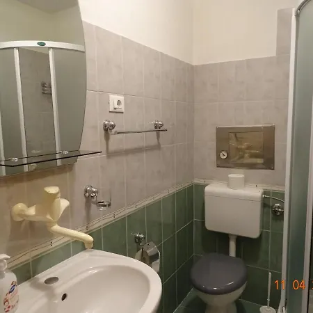 Apartman *
